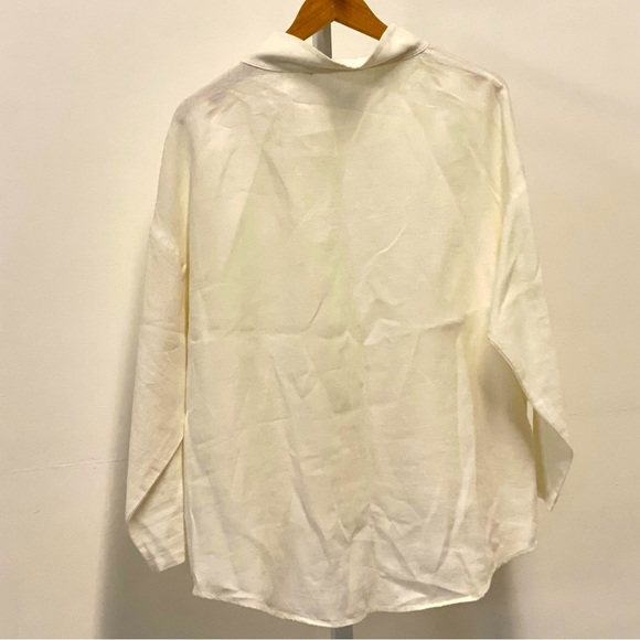 Zara blouse with buttons - Picture 2 of 2